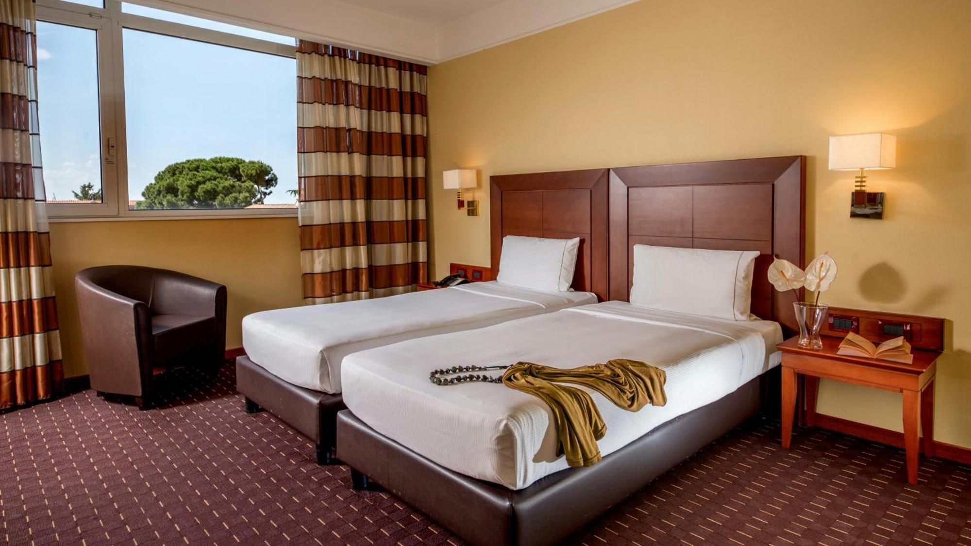 Hotel Capannelle Roma Esterno foto