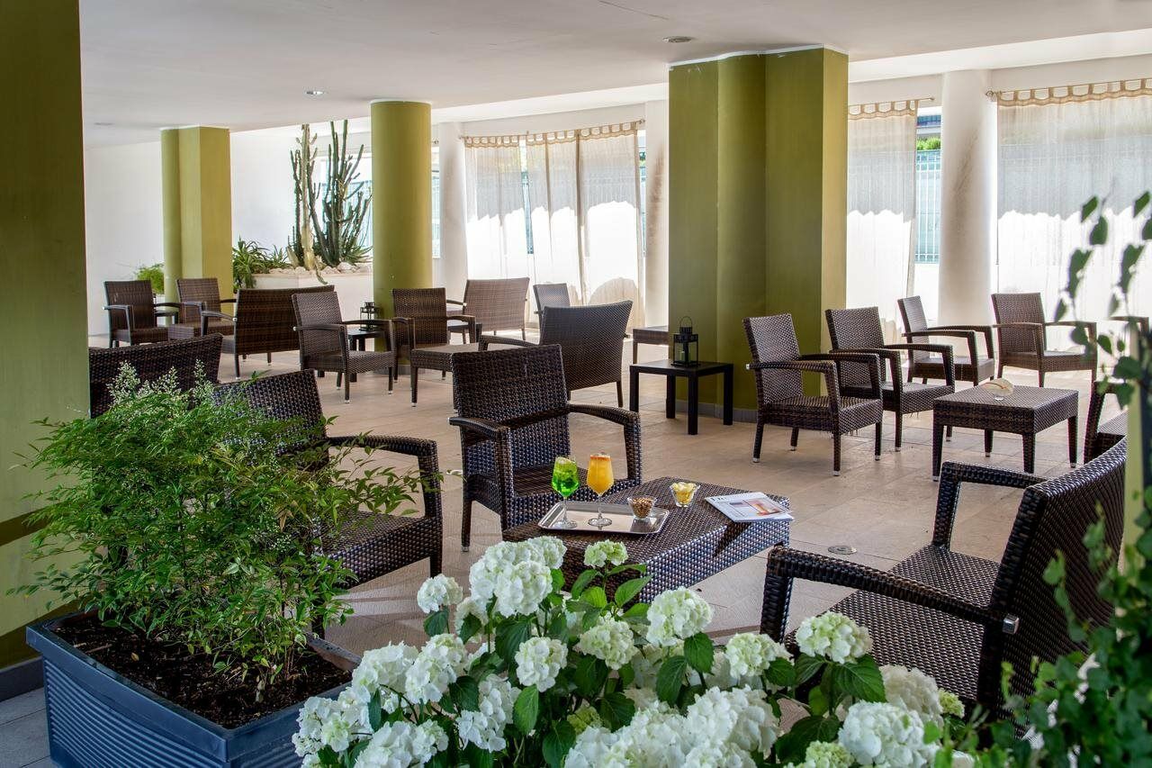 Hotel Capannelle Roma Esterno foto